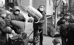 Feeding the Needy : Homeless : Street Life : New York : Personal Photo Projects : Photos : Richard Moore : Photographer